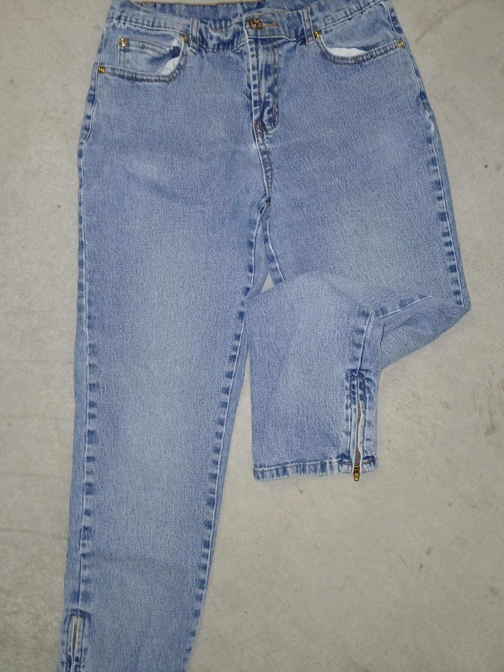 DG2 by Diane Gilman Light Blue Ankle-Zip Cropped Jeans